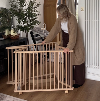 Mokee Ezee | Adjustable Playpen with wheels - Beech