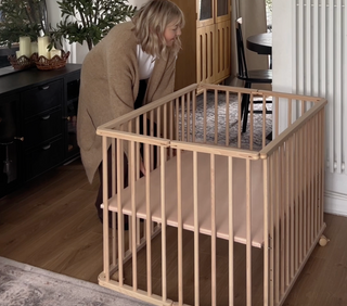 Mokee Ezee | Adjustable Playpen with wheels - Beech