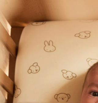 Jollein Cot Bed Fitted Sheet | 140 x 70 cm - Miffy and Friends